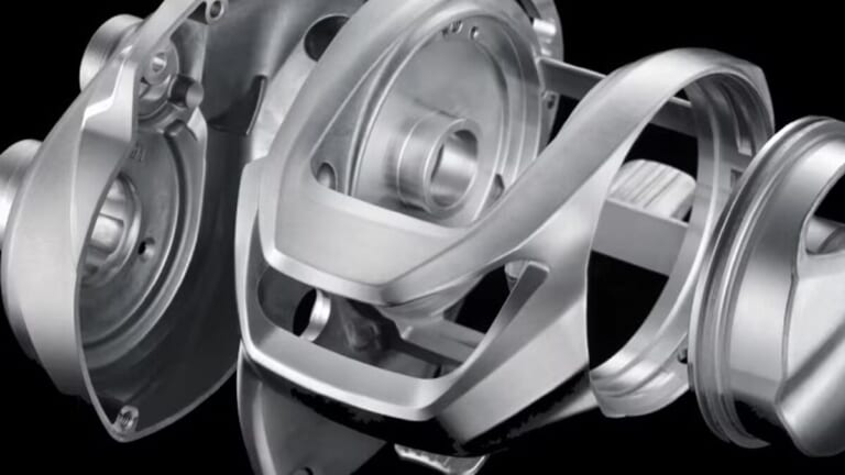 シマノから登場する新型リール。「高剛性コアソリッドボディ」「SVSインフィニティ」を搭載し、実釣性能を高めた正統進化モデルに。