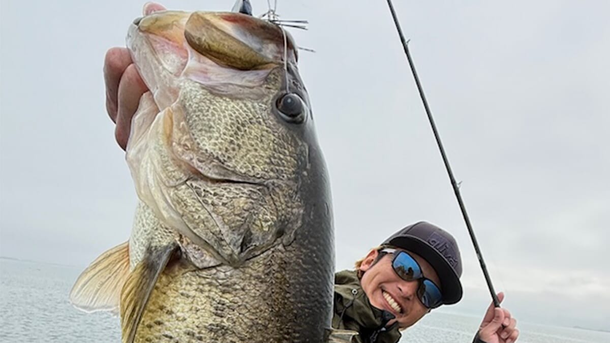 ｜季節の進行ででかバスラッシュ。このチャンスを見逃すな！今激ハマりのおすすめルアーとは？【大西健太のOKレポート】