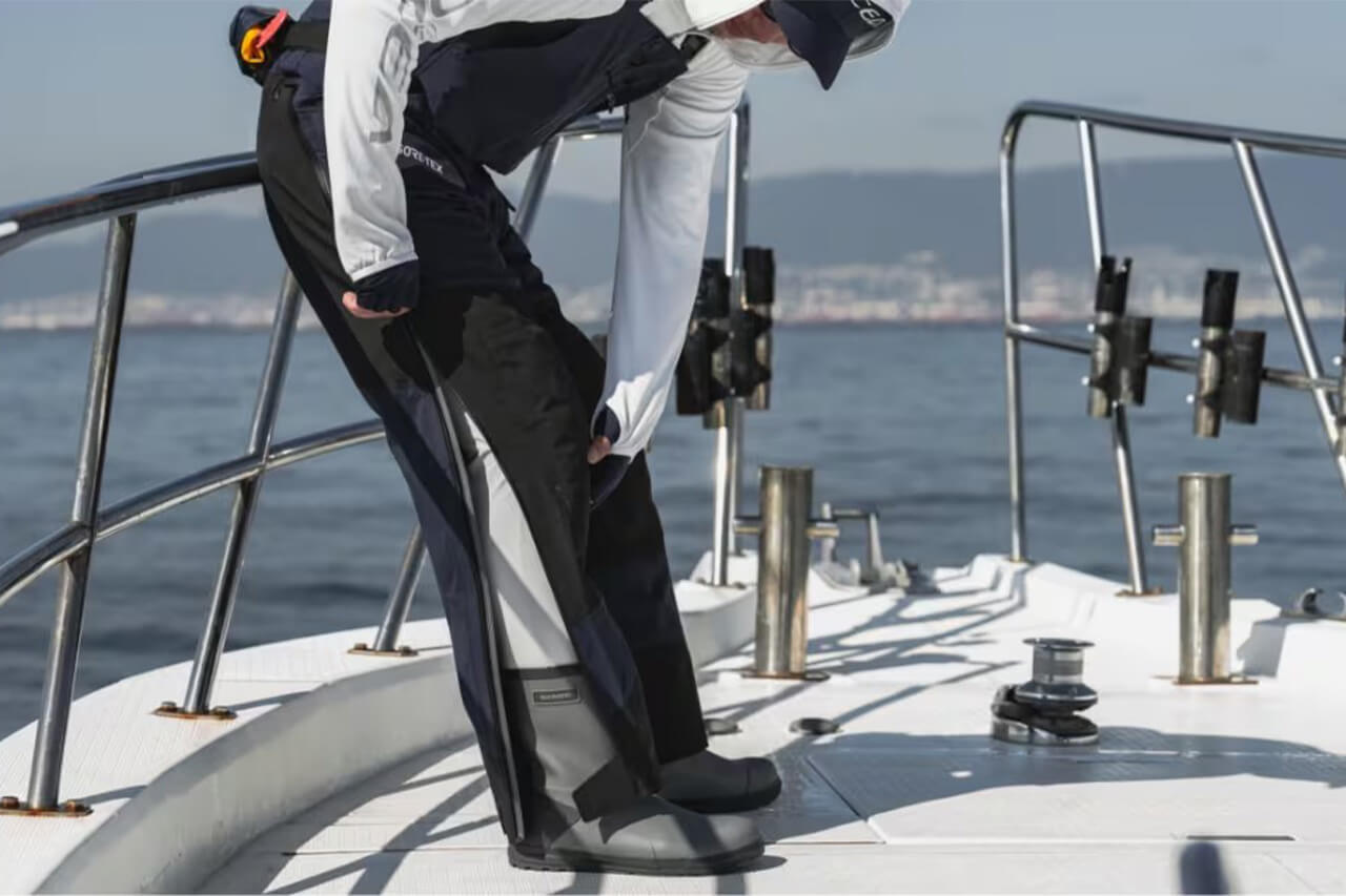 ｜シマノから『釣り専用ストレッチビブ』が登場。大手メーカーが理想を追求したフラッグシップの1着。ゴアテックス採用で防水性能も万全に。