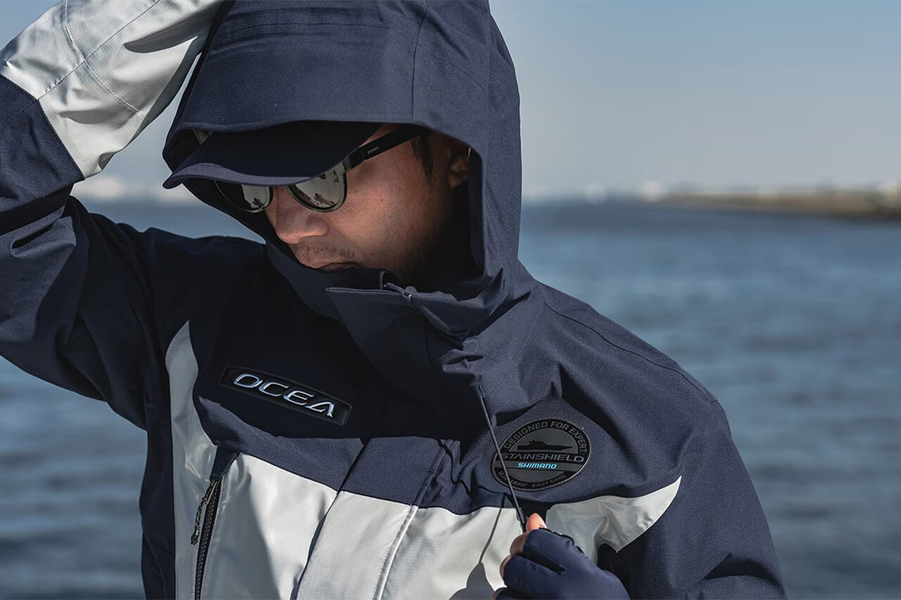 ｜シマノから登場する新作ウェア。汚れにくく、メンテナンス性に優れた「ステインシールド」を採用した完成度の高い1着に。