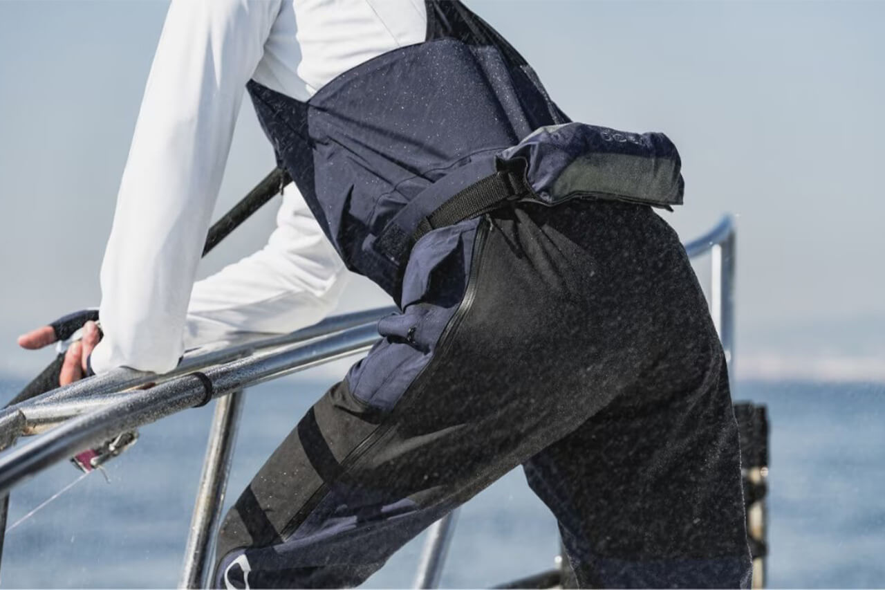 ｜シマノから『釣り専用ストレッチビブ』が登場。大手メーカーが理想を追求したフラッグシップの1着。ゴアテックス採用で防水性能も万全に。