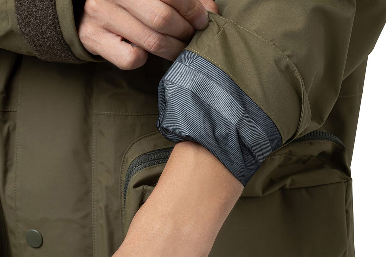 ｜『万能レインジャケット』がシマノから登場。バッグ不要レベルの収納力で、着るだけで釣りに行ける画期的な1着に。