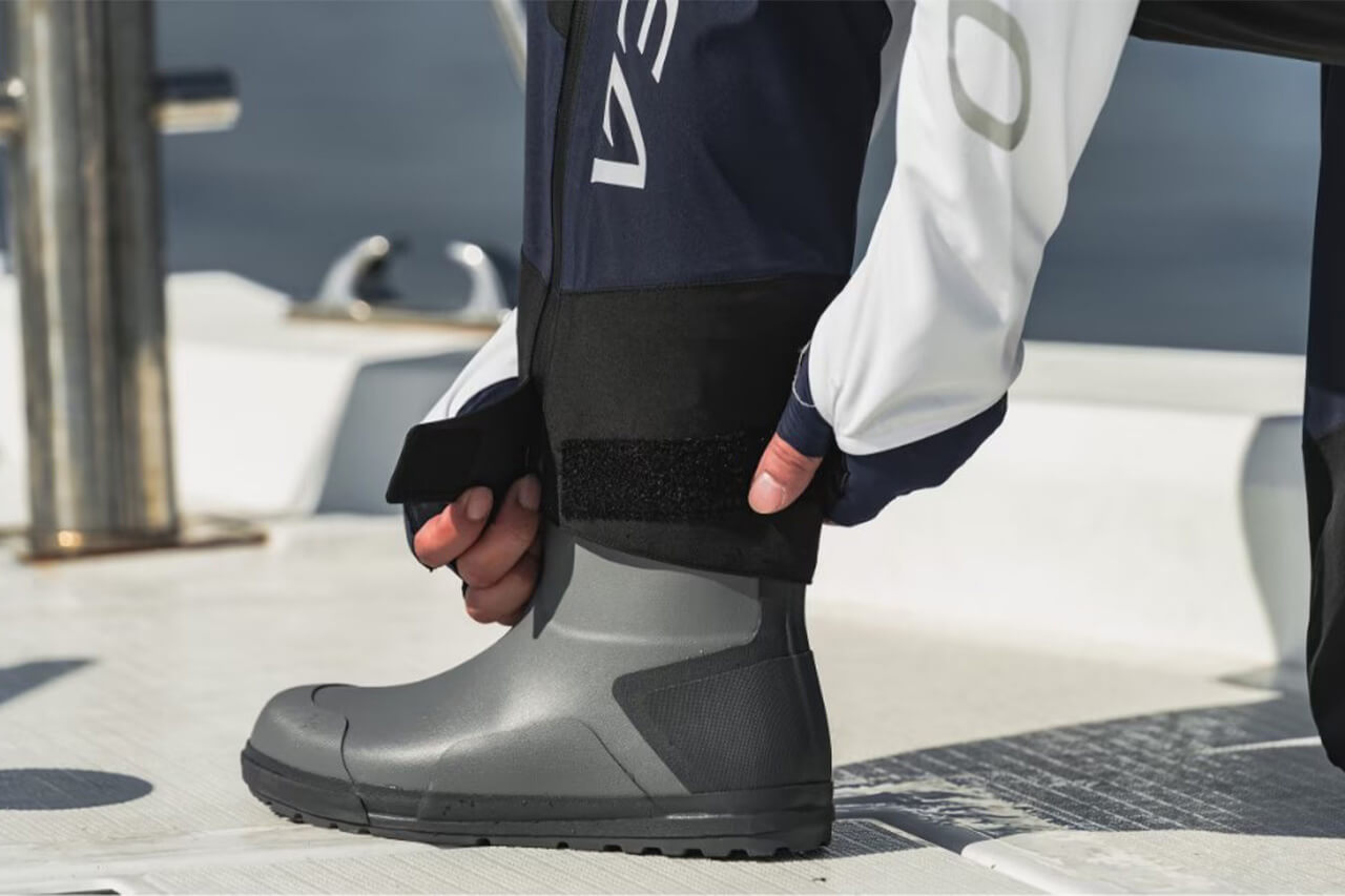 ｜シマノから『釣り専用ストレッチビブ』が登場。大手メーカーが理想を追求したフラッグシップの1着。ゴアテックス採用で防水性能も万全に。