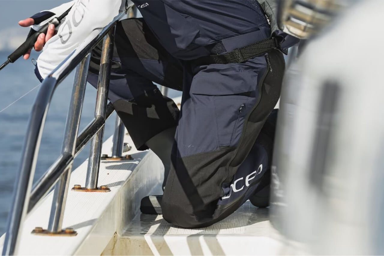 ｜シマノから『釣り専用ストレッチビブ』が登場。大手メーカーが理想を追求したフラッグシップの1着。ゴアテックス採用で防水性能も万全に。