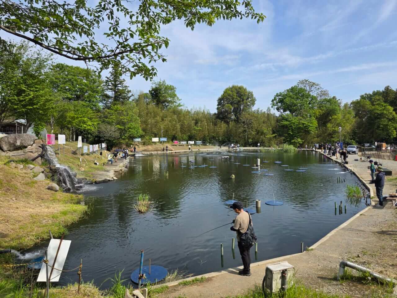 ｜フロリダバスのハイブリットも放流⁉釣り人歓喜の大放流で今年も大人気管理釣り場がバスシーズンスタート!