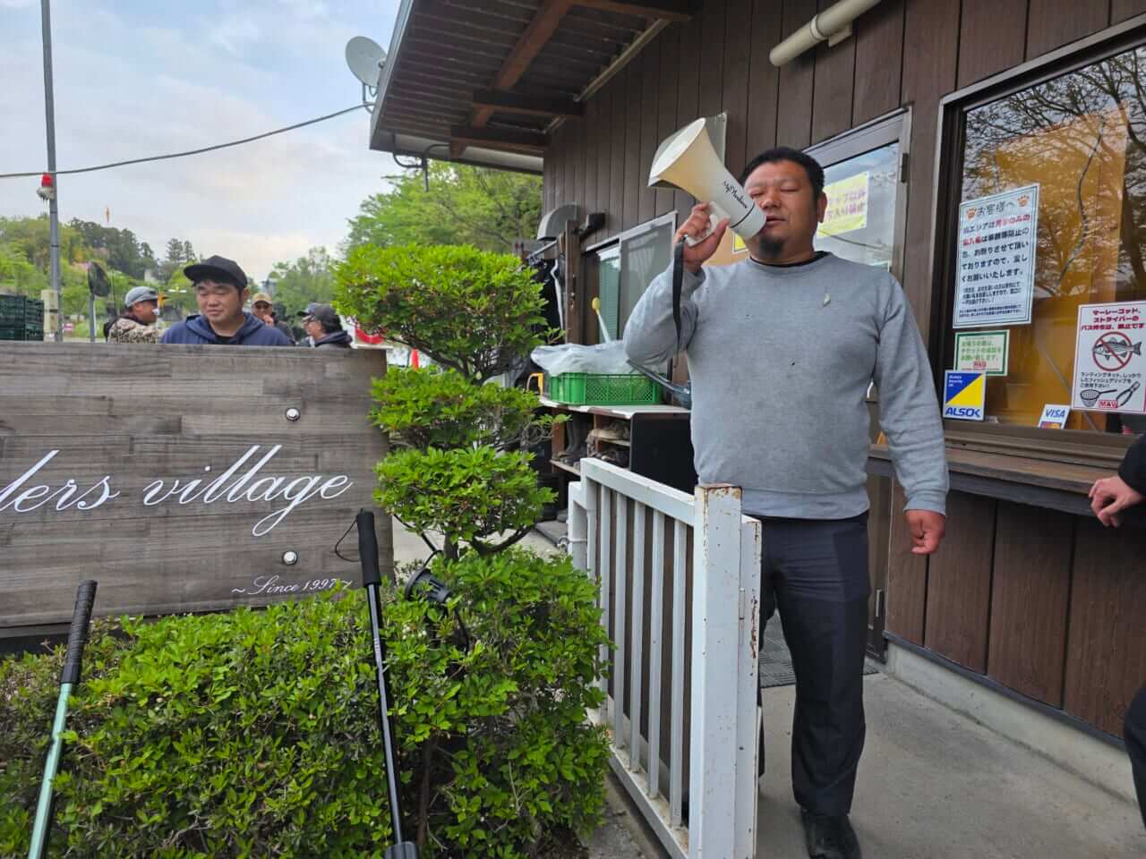 ｜フロリダバスのハイブリットも放流⁉釣り人歓喜の大放流で今年も大人気管理釣り場がバスシーズンスタート!