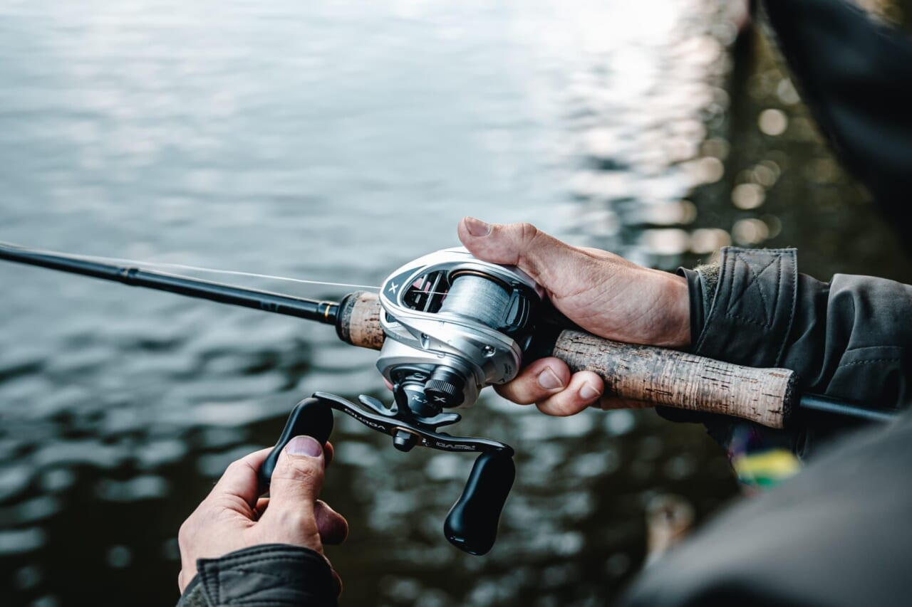 ｜デジタルブレーキは2万円台の時代に！次世代ベイトリール『レボ5 X ボルティック』