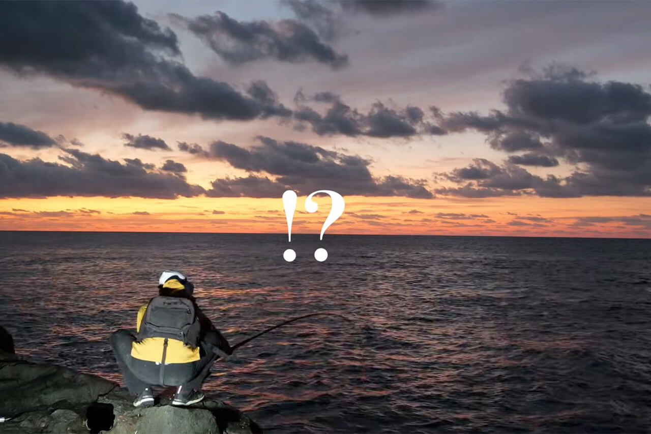 ｜日本最高峰の離島で揚がった『人よりデカい魚』。まさかの“体型”に撮影者の笑いが止まらない。30万回再生された釣り動画。