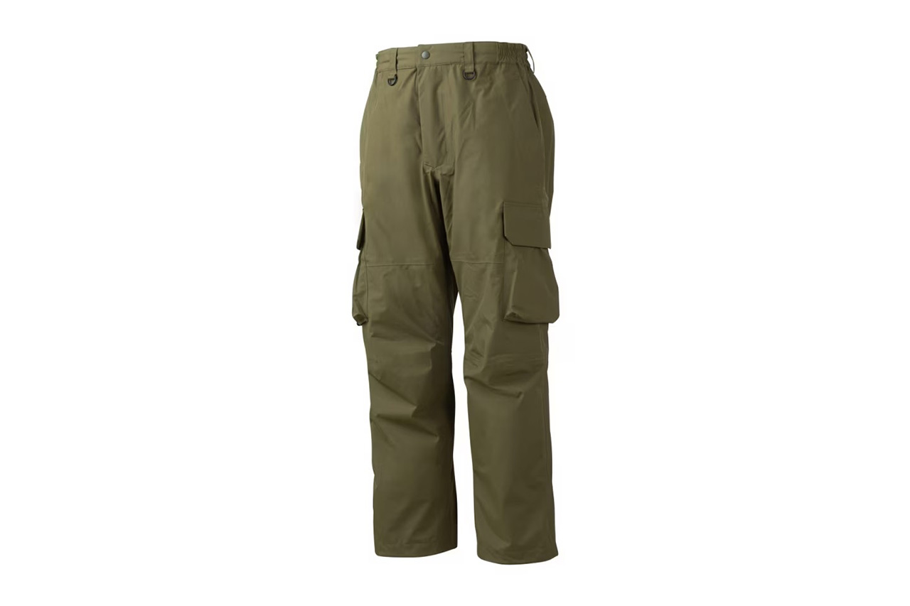 |「もはやバッグいらず」シマノから収納力抜群のレインパンツが登場。海水対応の撥水力で、どんなフィールドでも活躍する1着に。