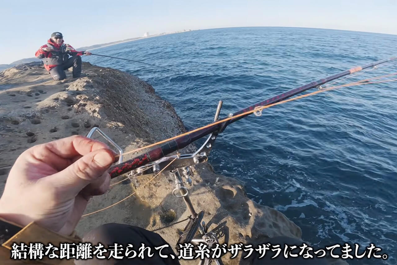 ｜「ヤバい、止まってくれ…」「嘘やろ、デカすぎ」“幻の魚”が潜む『海溝』へ乗り込んだ結果がスゴイ。「ビギナーズラックにも程がある」