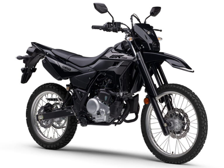 ヤマハWR125R|ヤマハブラック|「男の憧れだよね」「やってみたい」悪路も狭い道もアクセス抜群。釣り人にオススメのオフロード・アドベンチャーバイク4選。