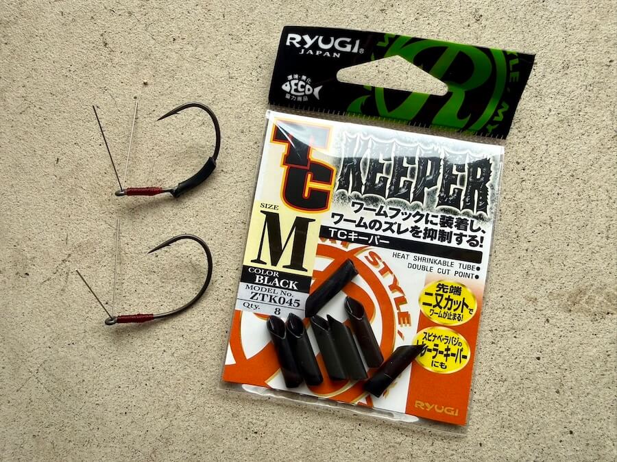 ｜こんなん釣れてまうやろ！ボトムをタイトに攻められるデッドボーイの背針チューン「純正と使い分ければ釣果倍増！」