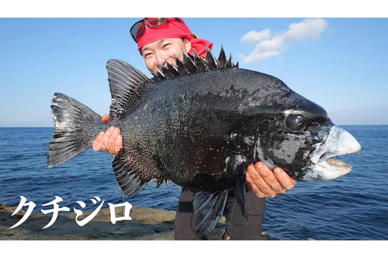 ｜「ヤバい、止まってくれ…」「嘘やろ、デカすぎ」“幻の魚”が潜む『海溝』へ乗り込んだ結果がスゴイ。「ビギナーズラックにも程がある」