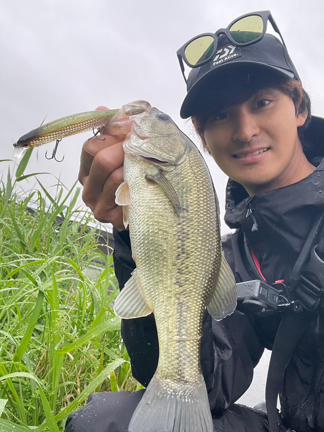 ｜トップ感覚で使うDジャークベイト「リッピングで誘って浮かせて食わす！」これからのテナガエビシーズンにもぴったりです！