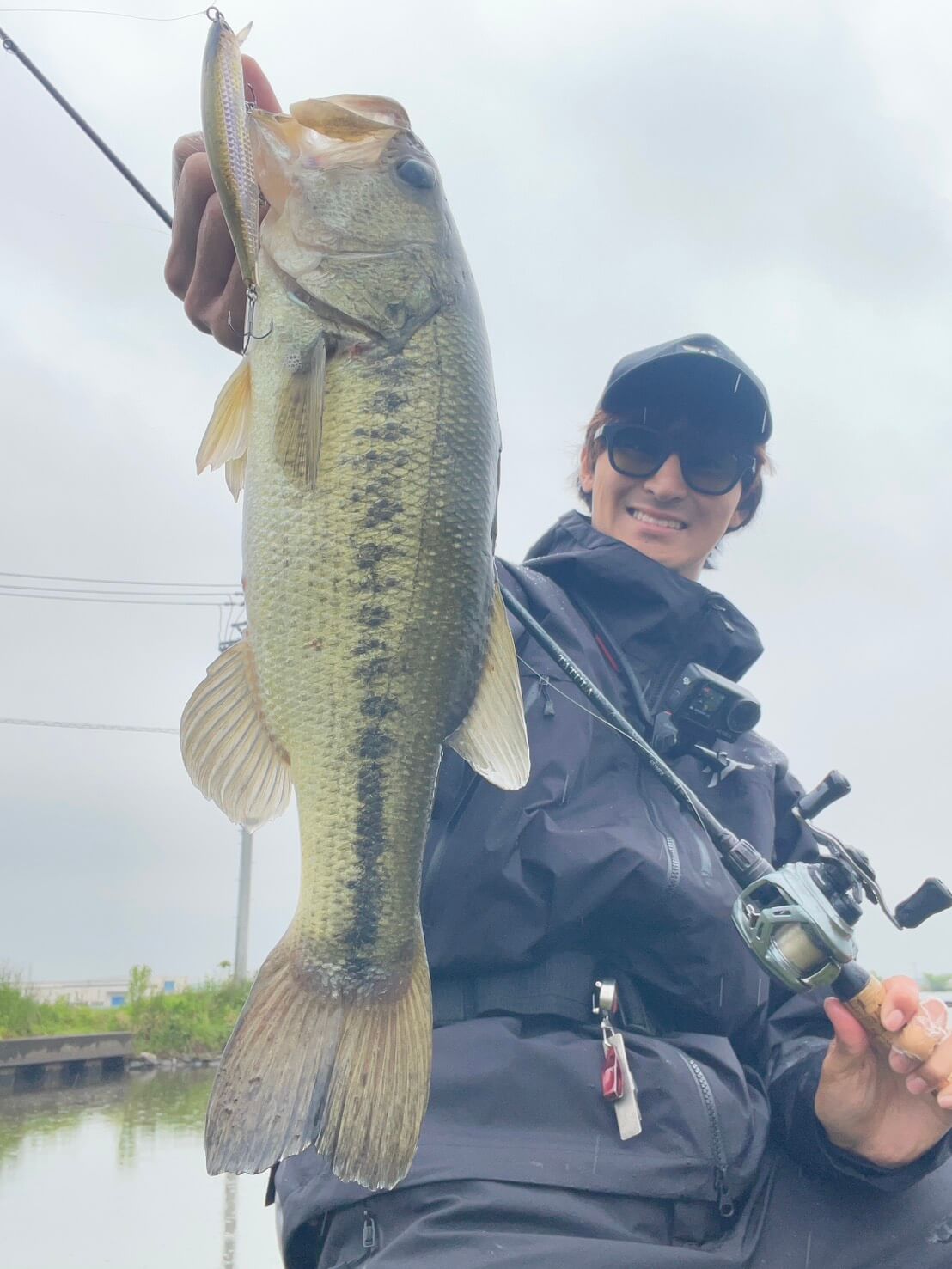 ｜トップ感覚で使うDジャークベイト「リッピングで誘って浮かせて食わす！」これからのテナガエビシーズンにもぴったりです！