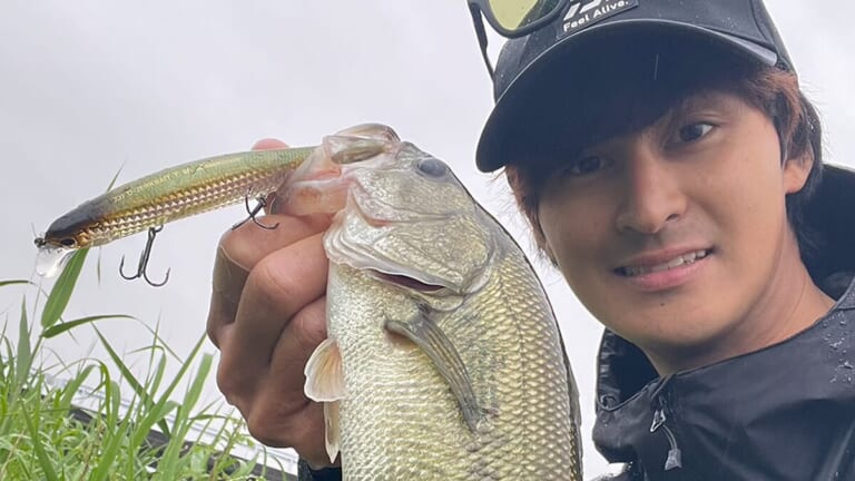 トップ感覚で使うDジャークベイト「リッピングで誘って浮かせて食わす！」これからのテナガエビシーズンにもぴったりです！