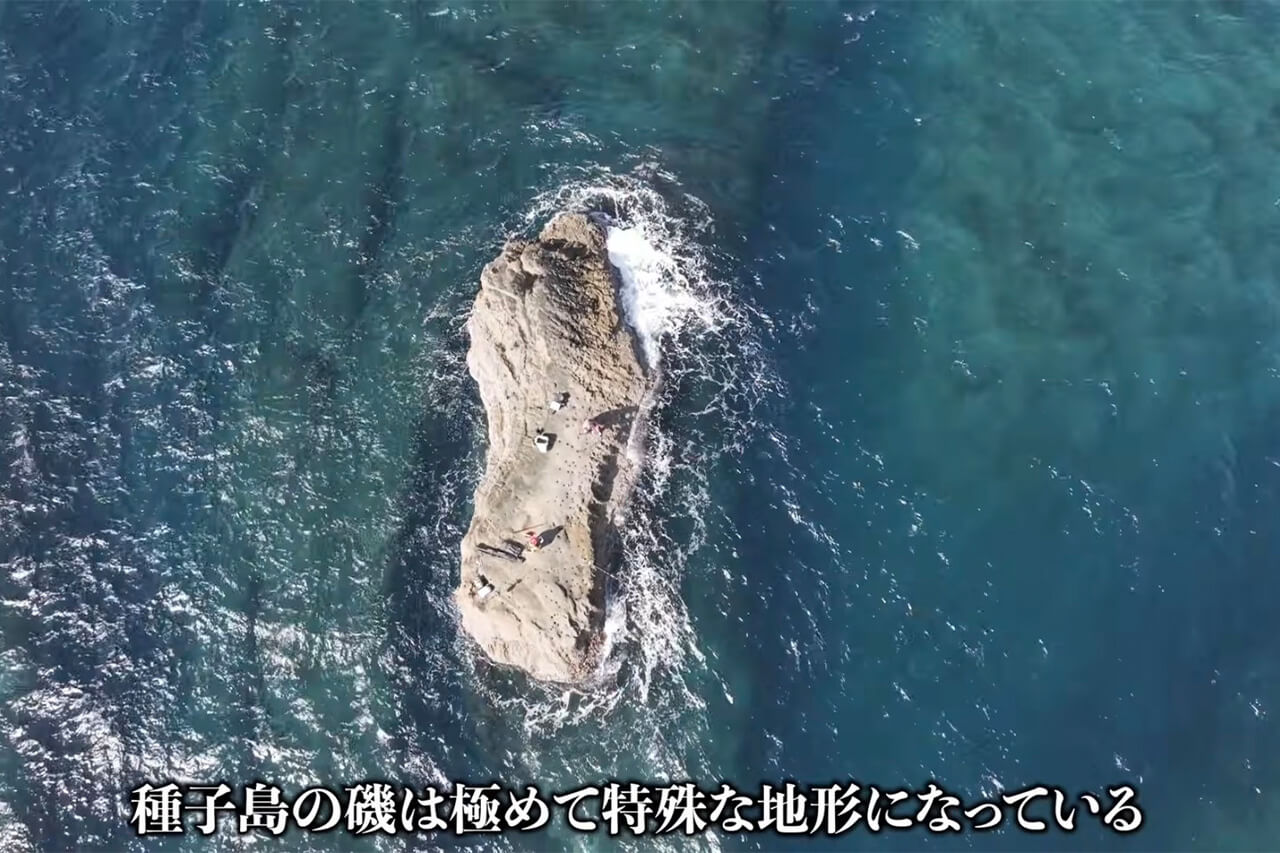 ｜「ヤバい、止まってくれ…」「嘘やろ、デカすぎ」“幻の魚”が潜む『海溝』へ乗り込んだ結果がスゴイ。「ビギナーズラックにも程がある」