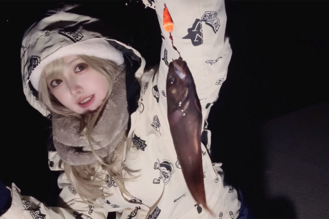 ｜「まんまるおめめがかわいい」美女が夜のテトラで釣りをしたら、“ヌメヌメ”のあの魚まみれに…。