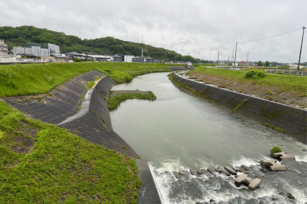 |【遠賀川オカッパリ釣行】車の故障で遠征断念。流量増加のタフコン攻略、それでも1本絞り出したルアーは?