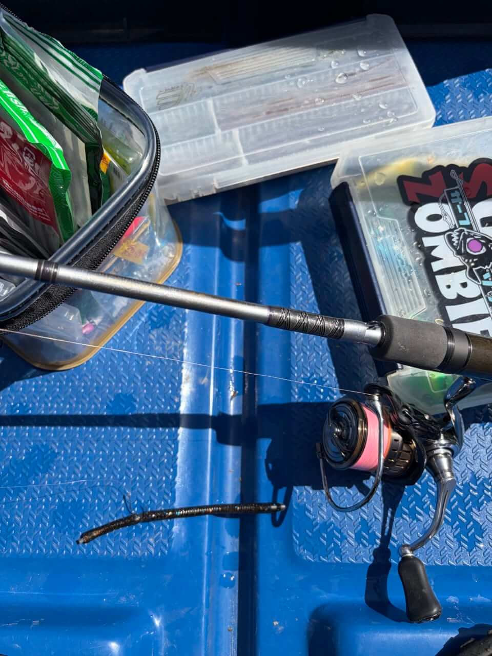 ｜バス釣り初心者、師匠と挑んだエレキボートで「合わせの間」を覚えた話。人生初の40アップをキャッチ!?