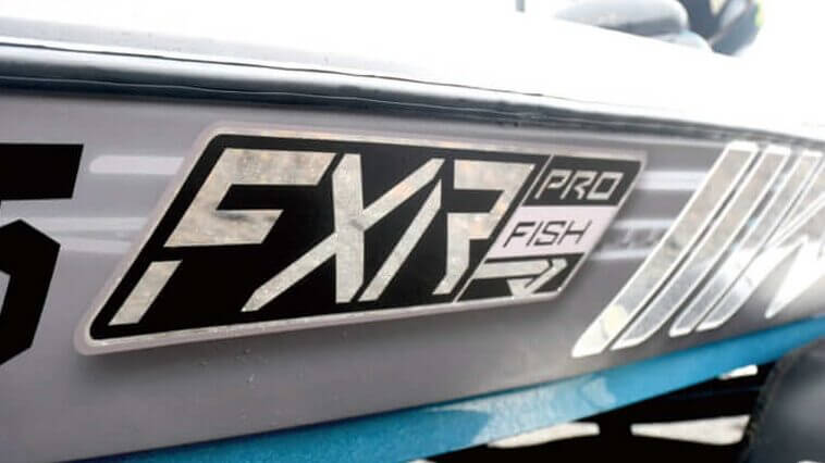 フィッシングウェアブランド『FXR』2026注目アイテムとその魅力を若手プロアングラーが語る