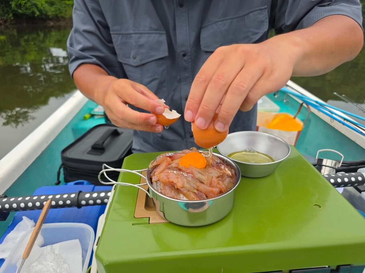 ｜【簡単なのにウマすぎる！】あなたの釣り飯はコンビニばかりじゃない!?　釣り雑誌編集部員がオススメする釣り飯とは？