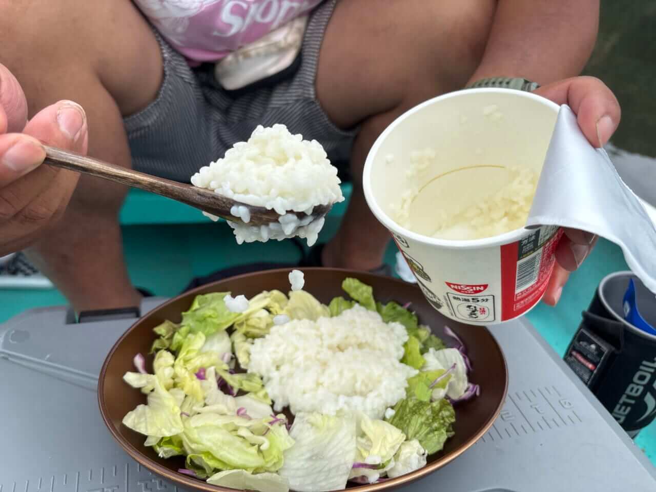 ｜【簡単なのにウマすぎる！】あなたの釣り飯はコンビニばかりじゃない!?　釣り雑誌編集部員がオススメする釣り飯とは？