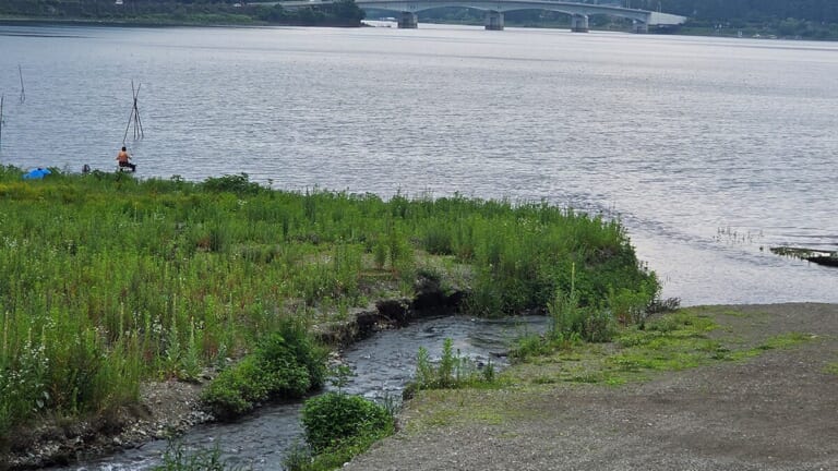 “まだ夏じゃない”季節遅れの河口湖、低活性バス攻略の現在地は？