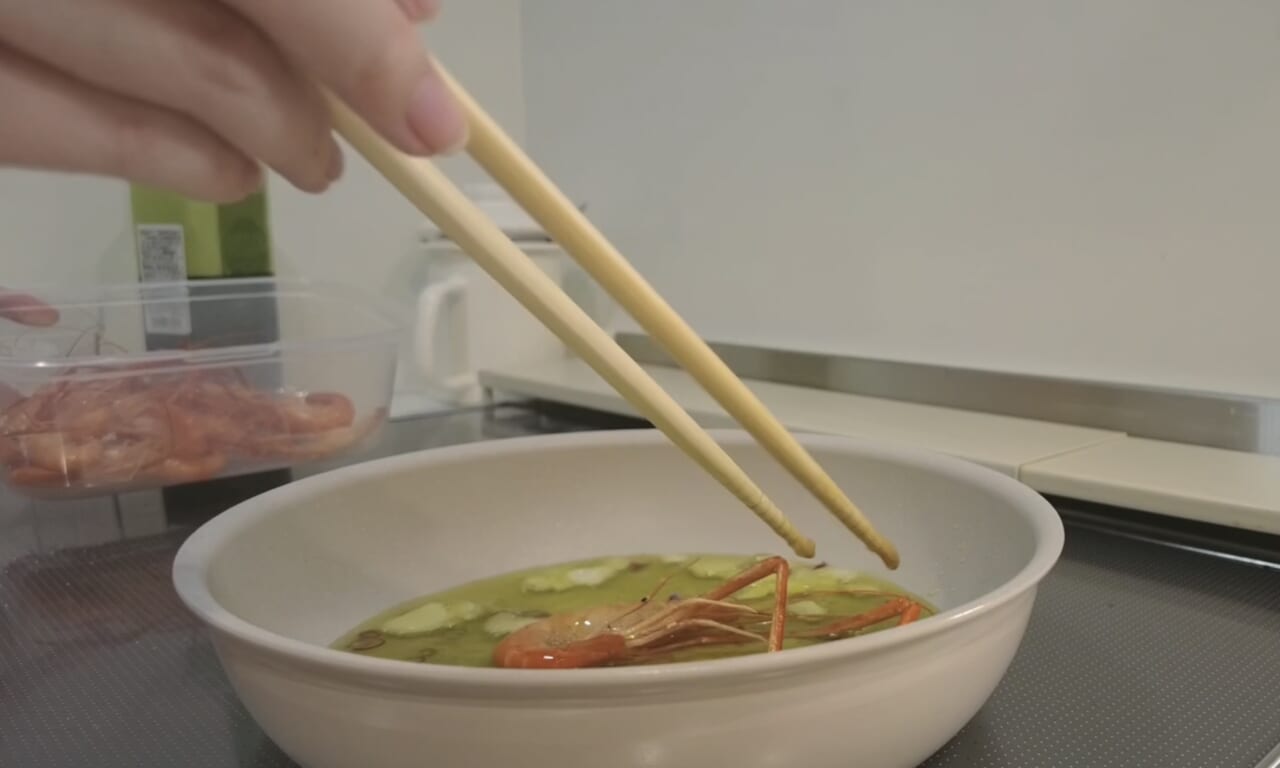 ｜美女が手料理を作りたい。釣った魚で作る料理は絶品だった。