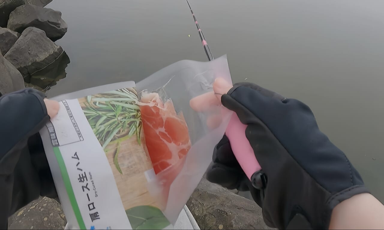 ｜美女が手料理を作りたい。釣った魚で作る料理は絶品だった。