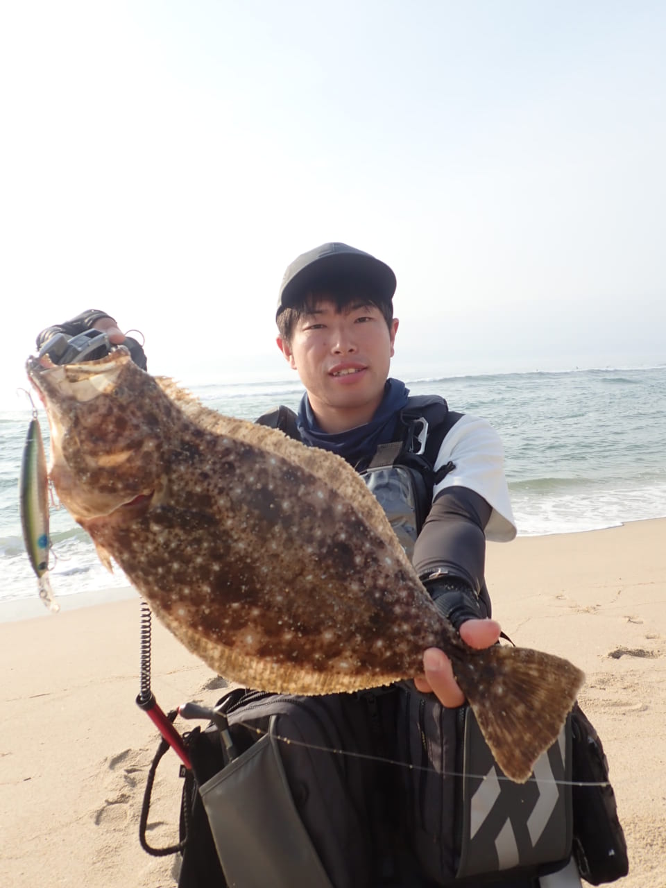 |「波打ち際も狙ってみて!」ルアーローテションでフラットフィッシュの捕獲率を上げる方法とは?
