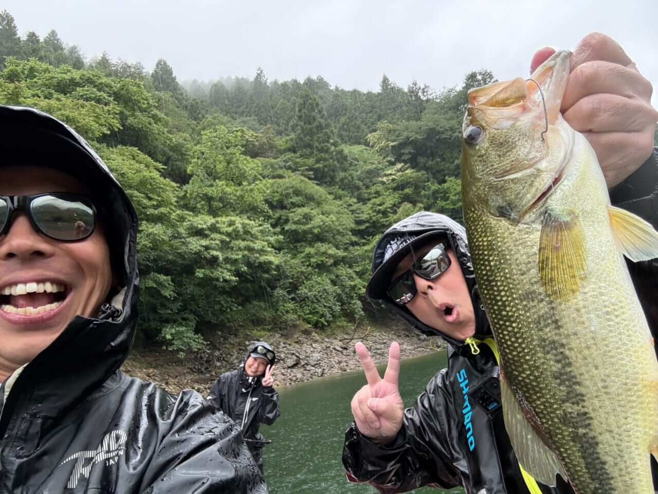 |【早明浦ダム】初心者が人生初バス44センチ! スライスフィッシュ3.5インチで爆釣
