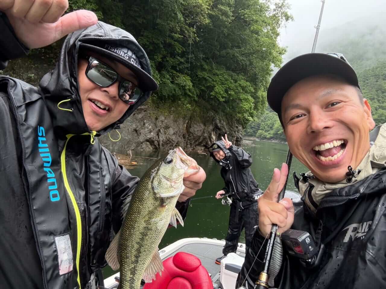 ｜【早明浦ダム】初心者が人生初バス44センチ！ スライスフィッシュ3.5インチで爆釣
