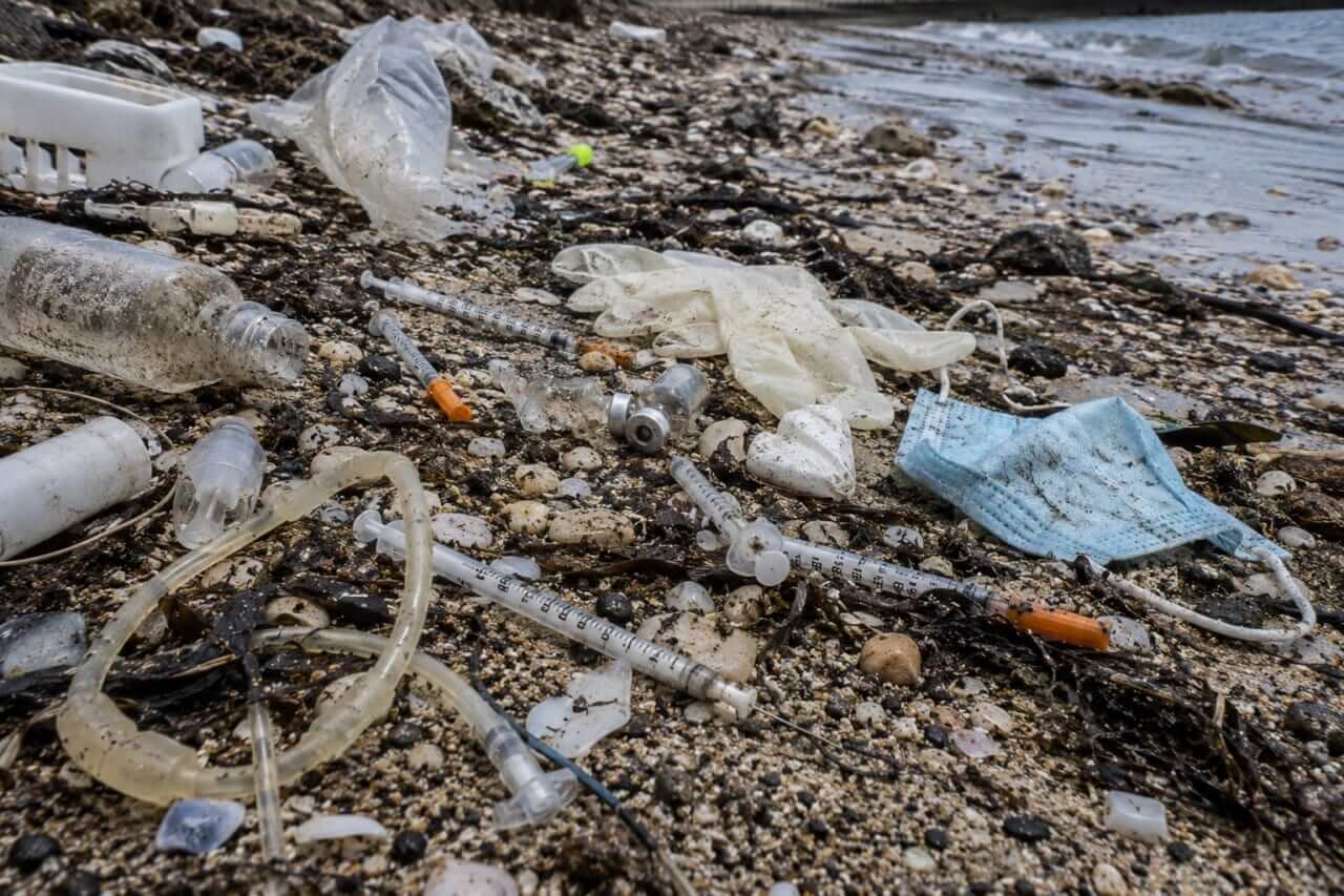 ｜『綺麗だから』は死の危険。夏に海で拾ったら危なすぎる漂流物５選。