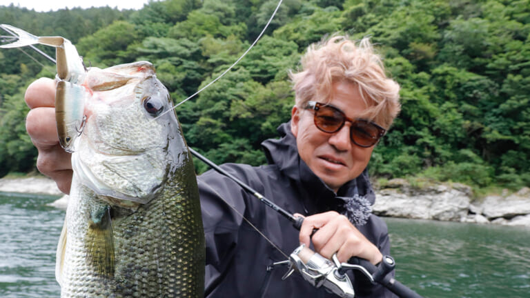 高知・さめうら湖を制する奥田学の「フェイサー85+SF」戦略〈ルアーマガジン8月号〉