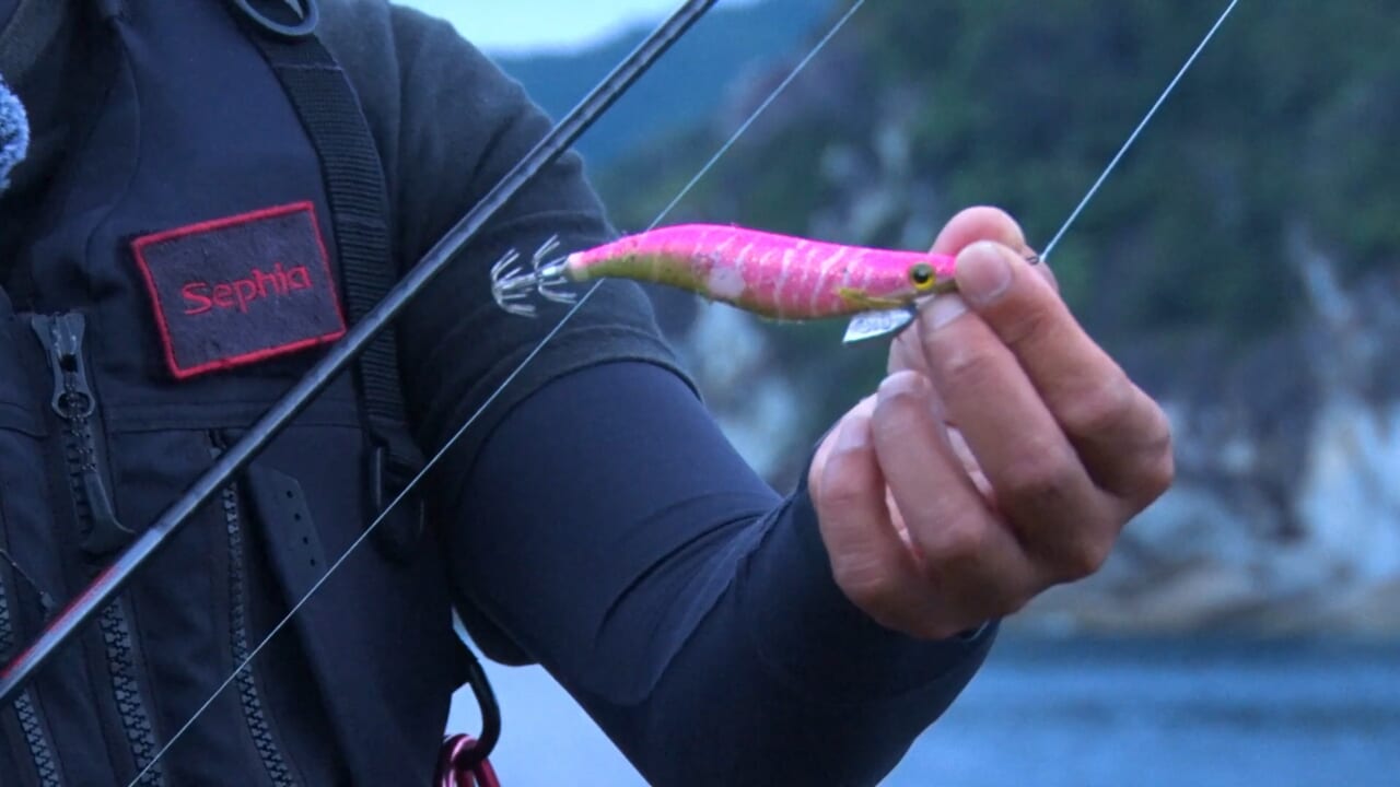 ｜湯川マサタカとタイマン・エギング対決！ 潮が動く“一瞬”を捉えた執念の1杯【セフィアチャレンジin静岡県・伊豆】