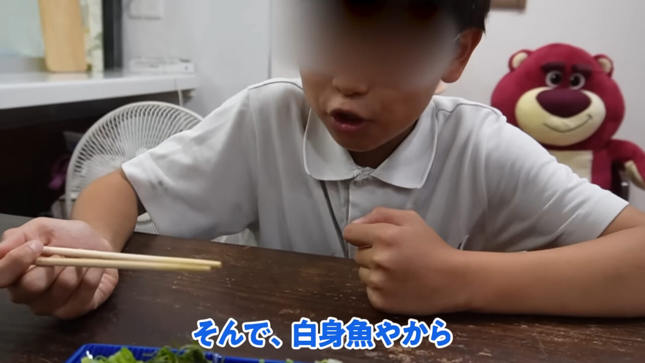 ｜「嚙まれたらエグれる…」「アレの匂い」海のプールに取り残された『モンスター』を捕獲。実際に食べてみた結果。