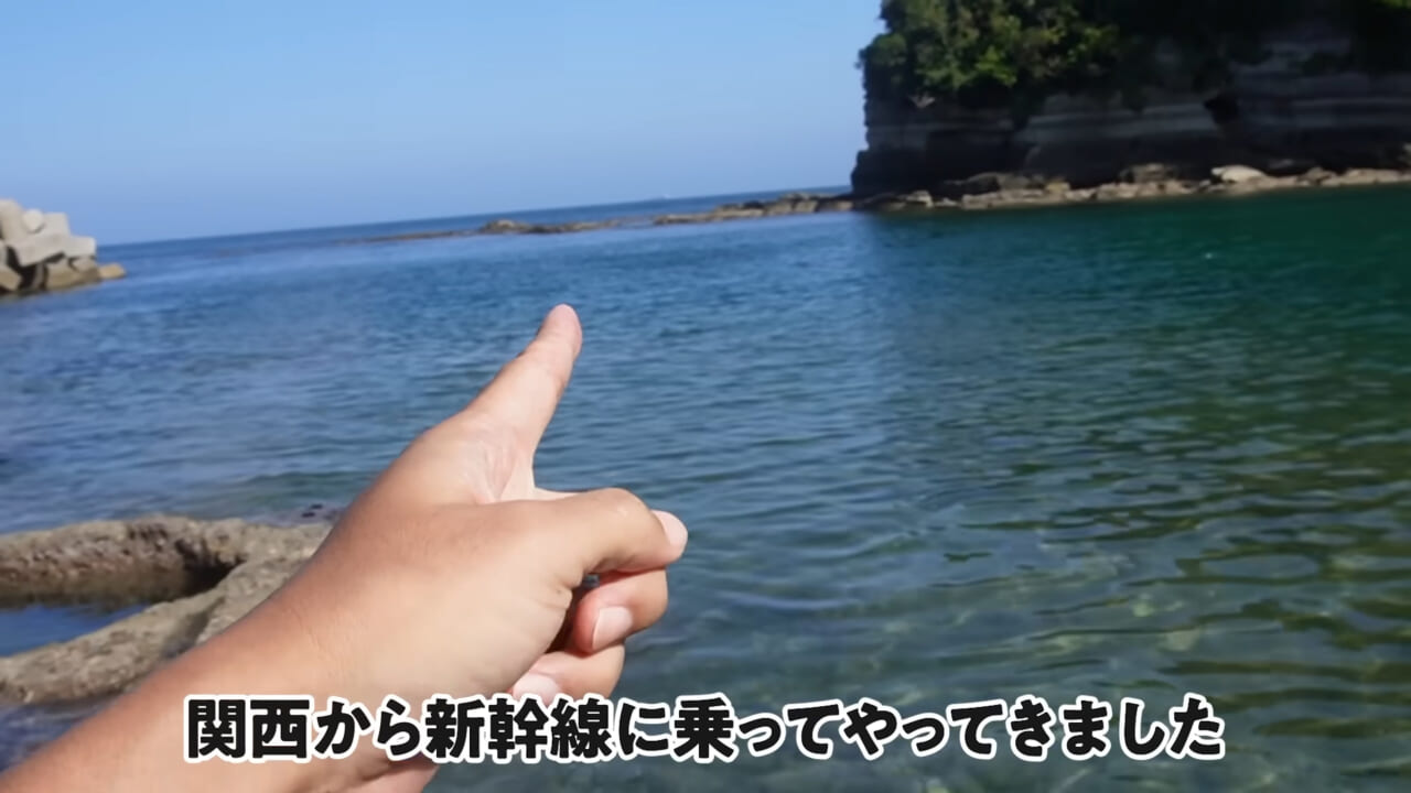 ｜「嚙まれたらエグれる…」「アレの匂い」海のプールに取り残された『モンスター』を捕獲。実際に食べてみた結果。