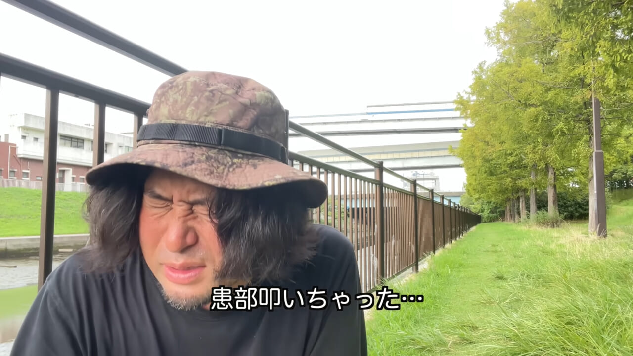|「うぉー、痛ってえええ」東京湾にも生息する『身近な危険生物』に刺されたらこうなった。「この黒いネバネバが“毒液”です」