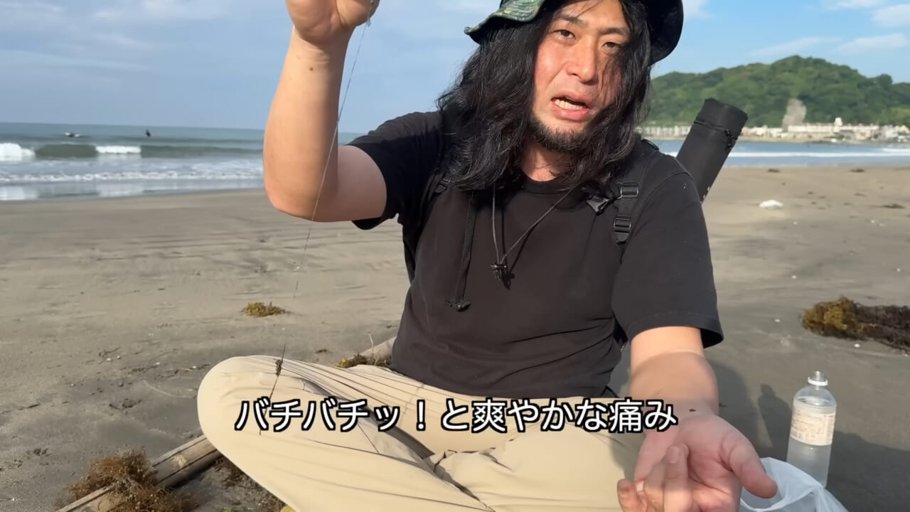 ｜「くぅーっ、うわぁ」海水浴場によく出現”猛毒クラゲ”に刺されてみた。目を背けたくなるひどい症例もあります。
