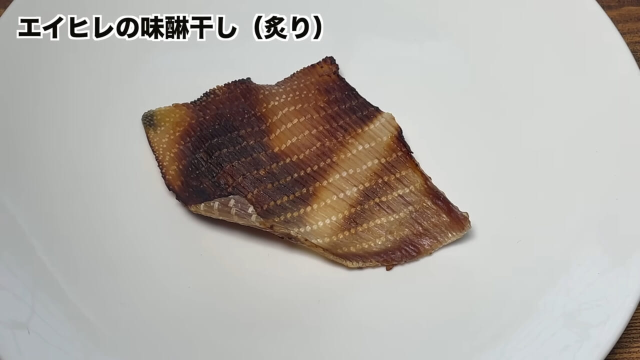 |「うぉー、痛ってえええ」東京湾にも生息する『身近な危険生物』に刺されたらこうなった。「この黒いネバネバが“毒液”です」