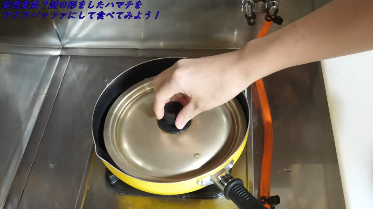 |「えーっ!」異常なまでに腹が膨れた『ハマチ』を発見→持ち帰ってお腹を割ったら、“衝撃的”な瞬間に。「こんなのはじめて見た」