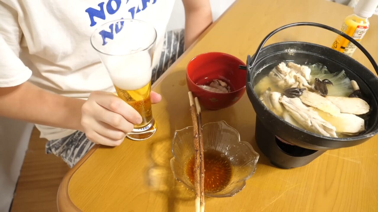 ｜「かわいすぎて笑った」まな板に並べられた『謎のボール魚』を解体。パンパンに詰まった体から出てきた中身が…。