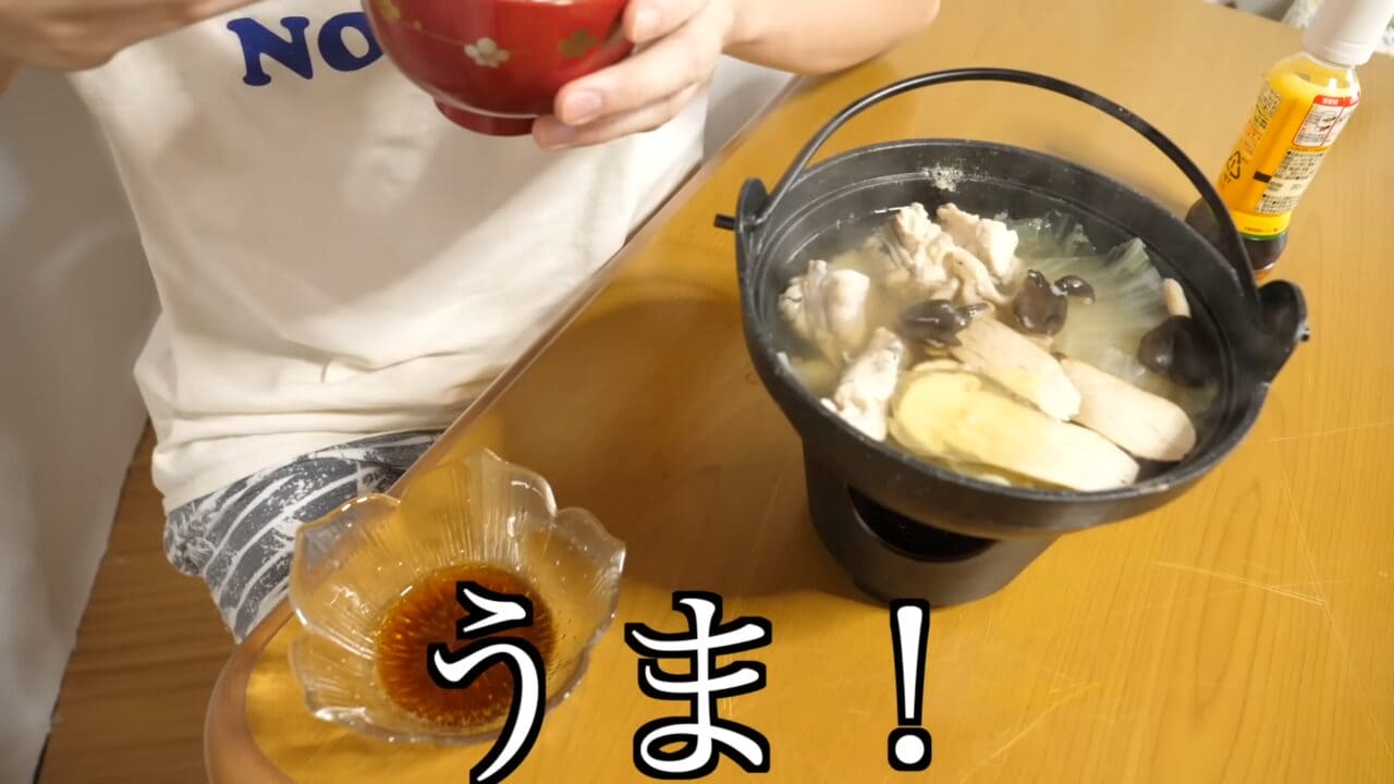 |「かわいすぎて笑った」まな板に並べられた『謎のボール魚』を解体。パンパンに詰まった体から出てきた中身が…。