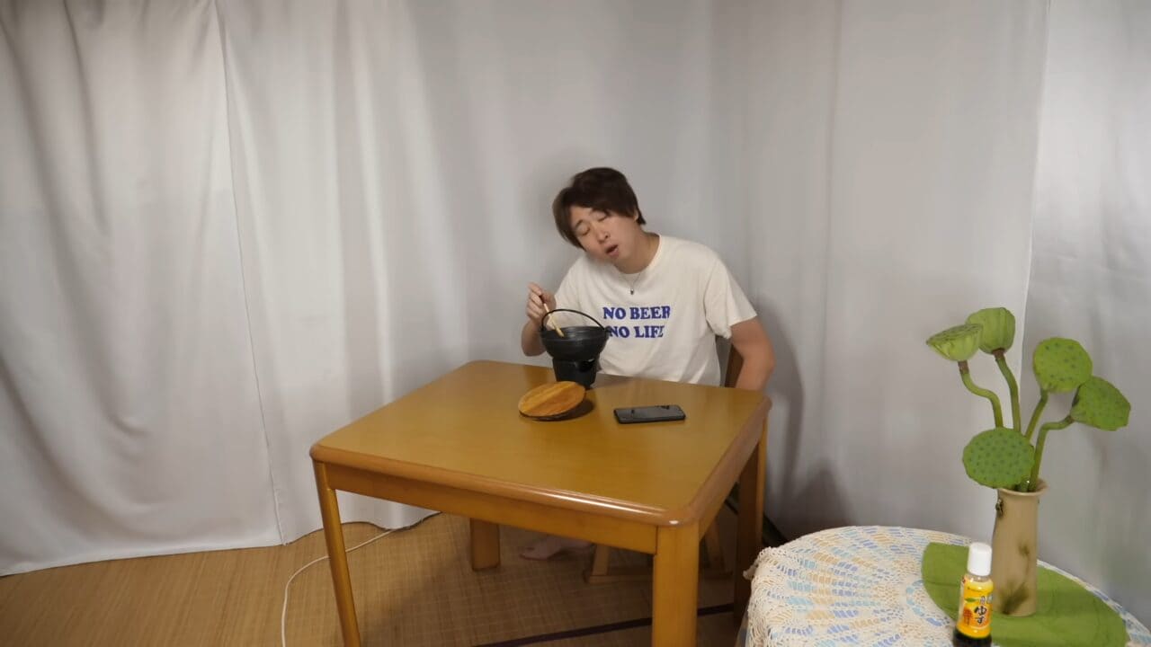 ｜「かわいすぎて笑った」まな板に並べられた『謎のボール魚』を解体。パンパンに詰まった体から出てきた中身が…。