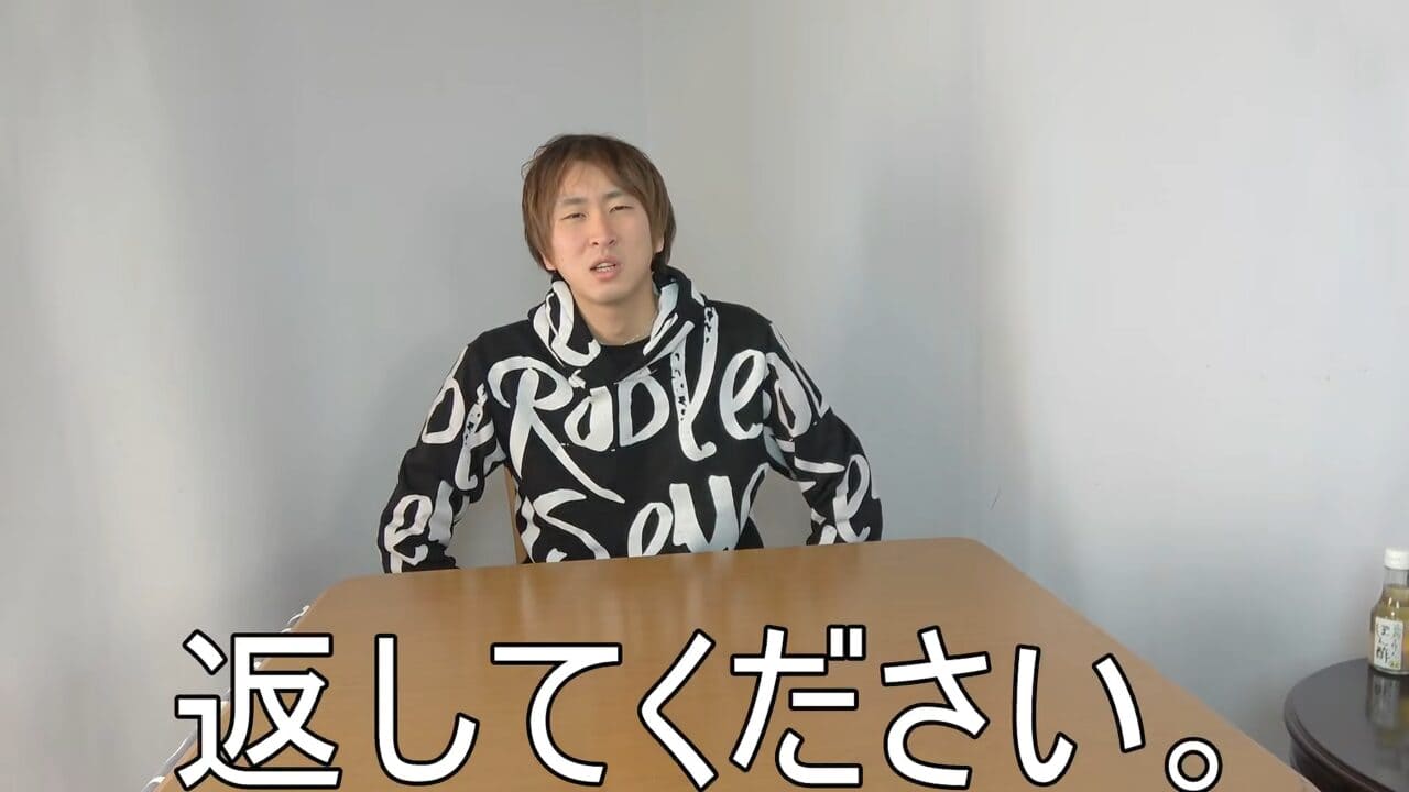|「異常な臭い」「やばいです」水揚げされた『巨大ザメ』を解体。“ふくれた腹”から出てきた中身に撮影者も困惑。「なんだこれ…」