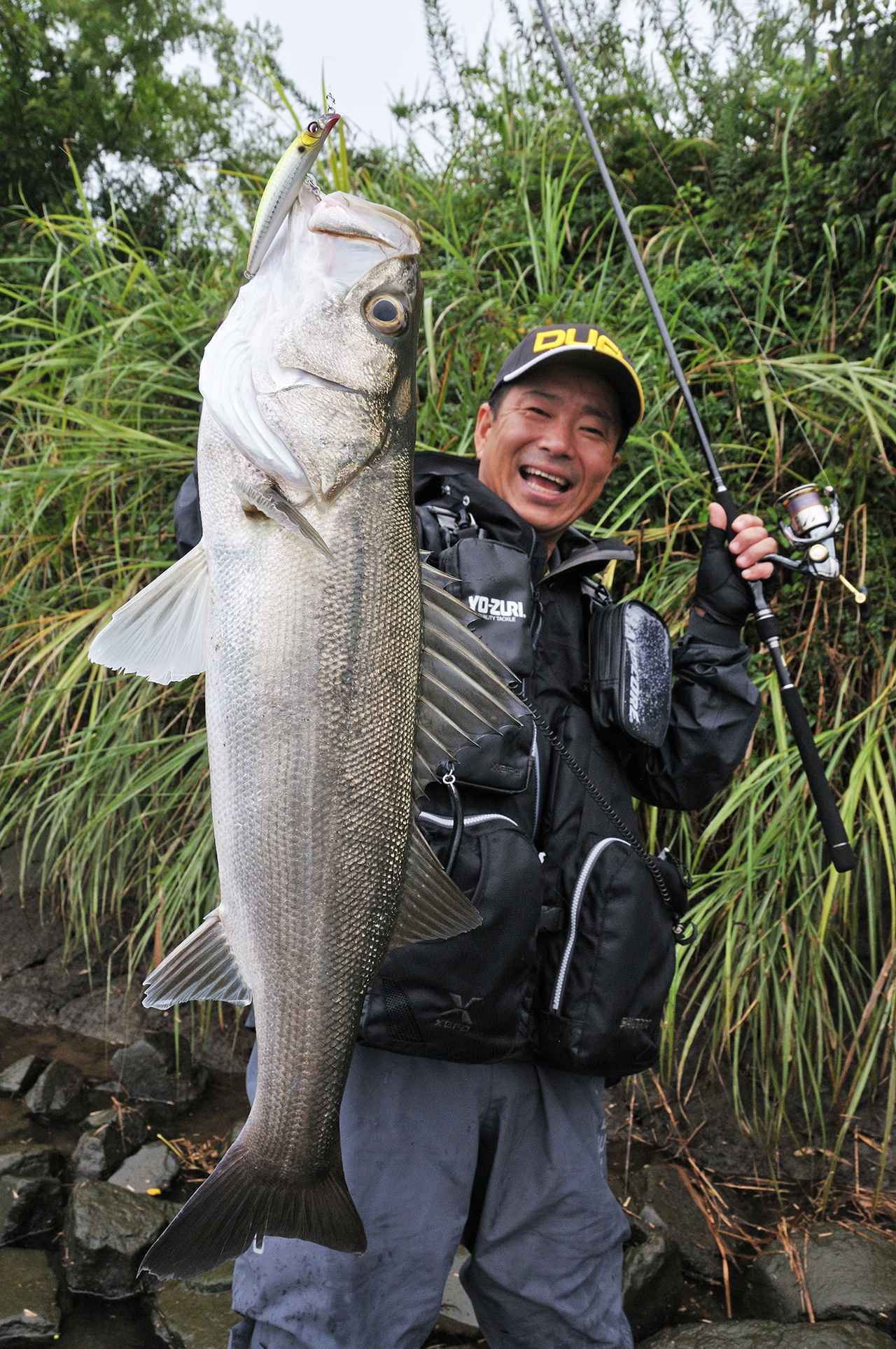 シーバスの鉄人 松岡豪之 が春の河川エリアでイチオシなとっておきのルアーをご紹介 ルアマガ