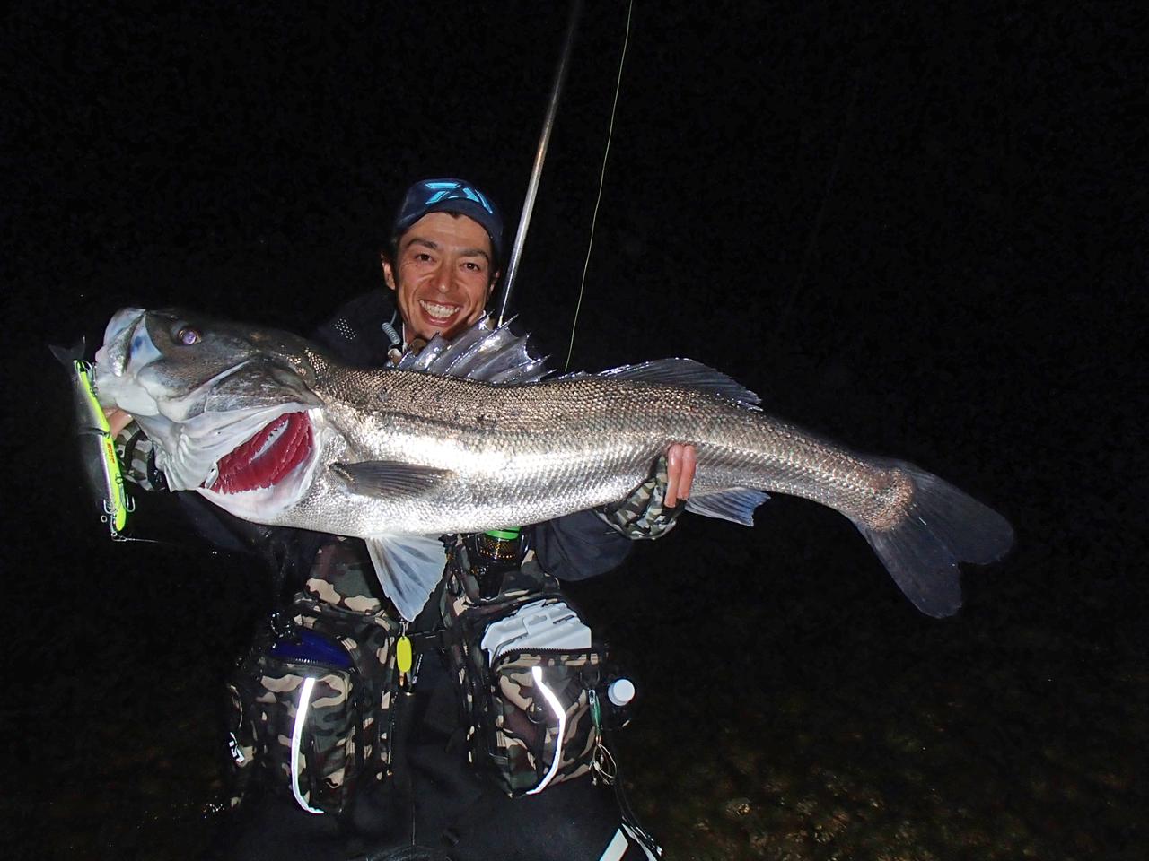 東北モンスターシーバス96cm 及川太一の ランカーメモリアル ルアマガプラス