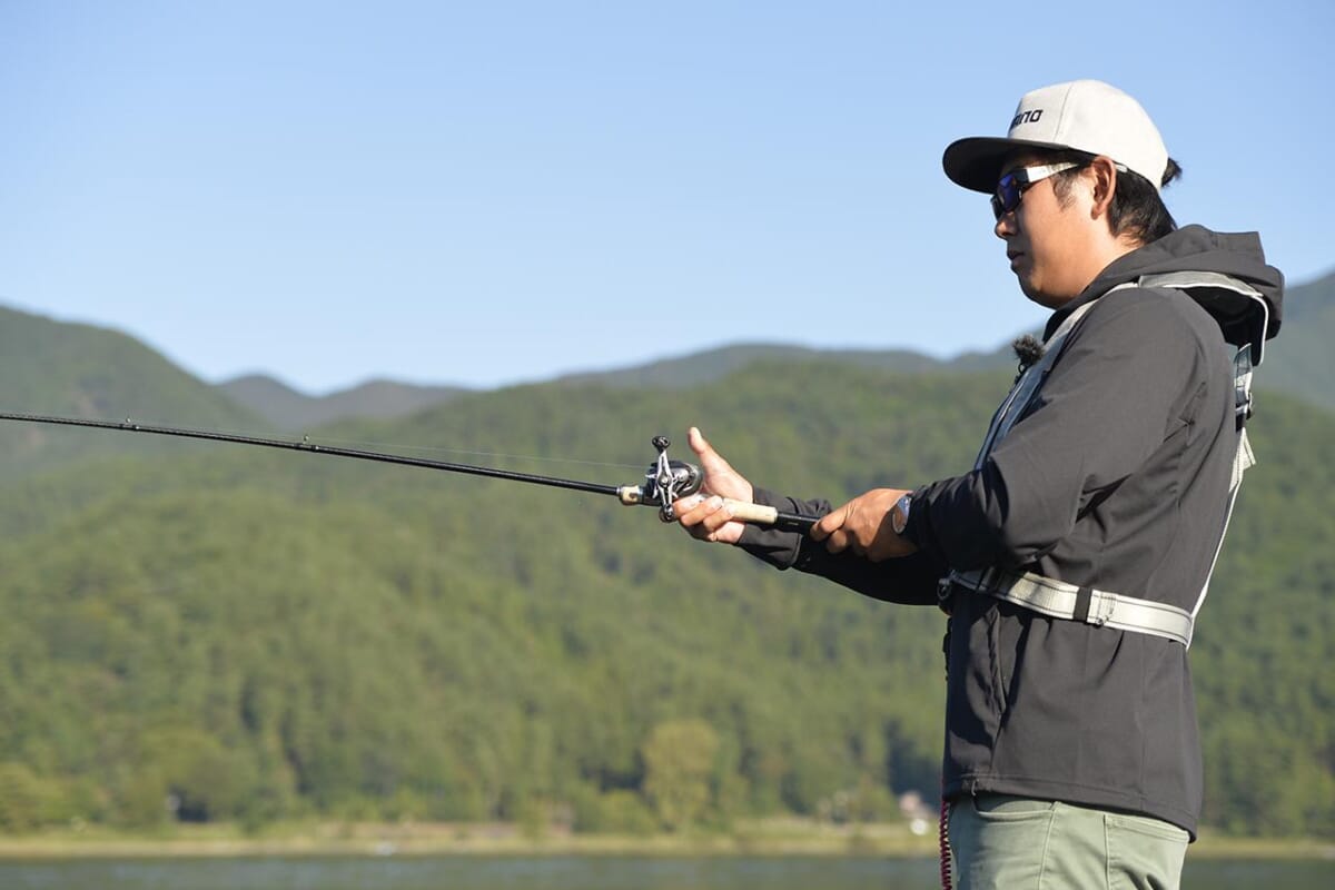 覚えるべき秋のバス釣りスピナベ必釣メソッドは3つ ガーグリング ミディアムリトリーブ スローロール で全レンジを攻略 ルアマガ 覚えるべき秋のバス釣りスピナベ必釣メソッドは3つ ガーグリング ミディアムリトリーブ スローロール で全レンジを攻略 ルアマガ