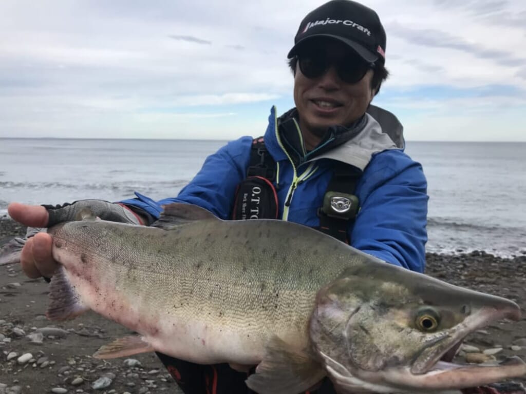 熱気むんむん ヒロセマンが釣り上げた9月の北海道サーモン80cm 広瀬達樹年メモリアルフィッシュ ルアマガ